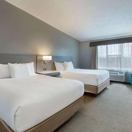 Days Inn & Suites By Wyndham Moncton Exterior foto