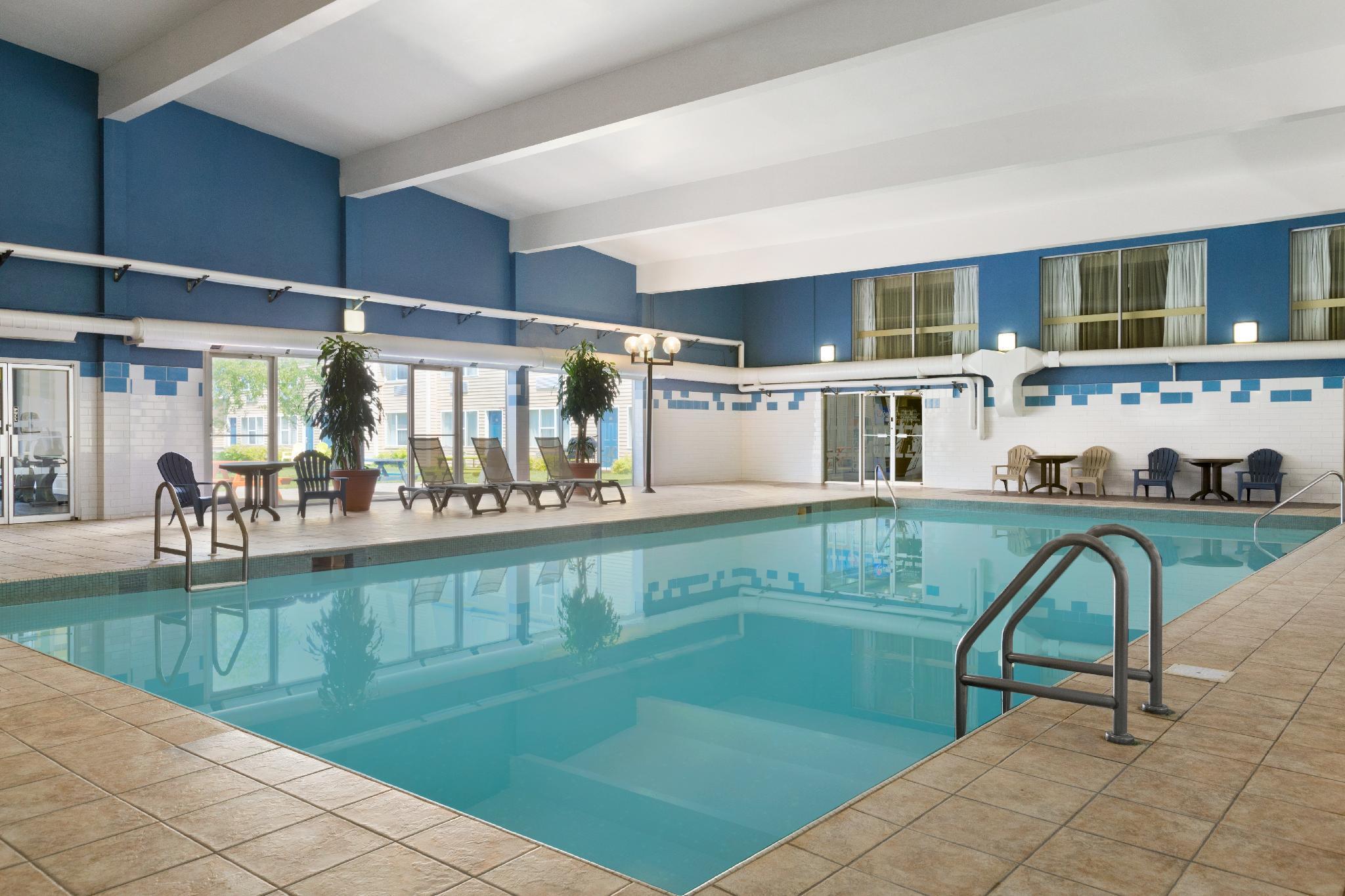 Days Inn & Suites By Wyndham Moncton Exterior foto