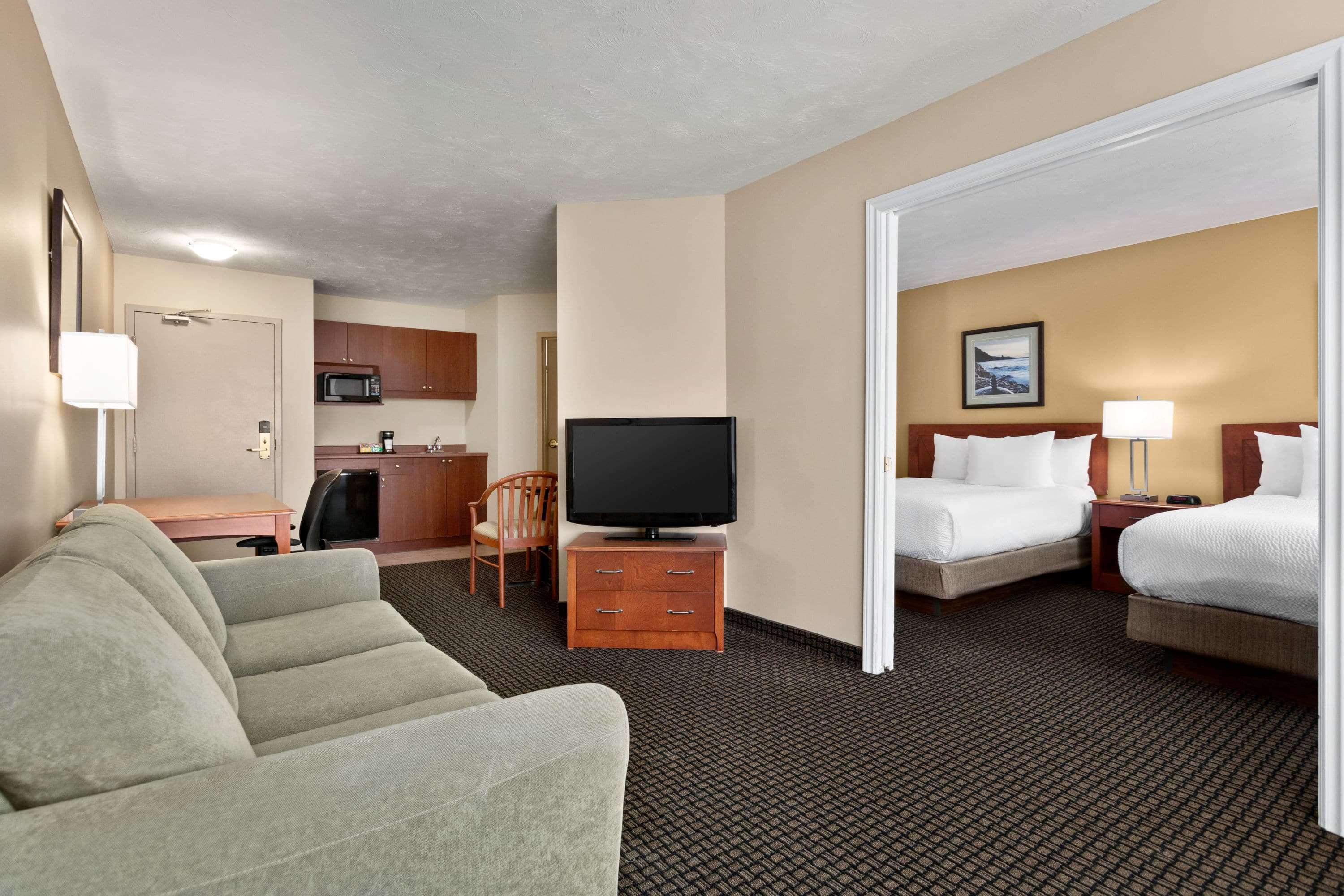 Days Inn & Suites By Wyndham Moncton Exterior foto