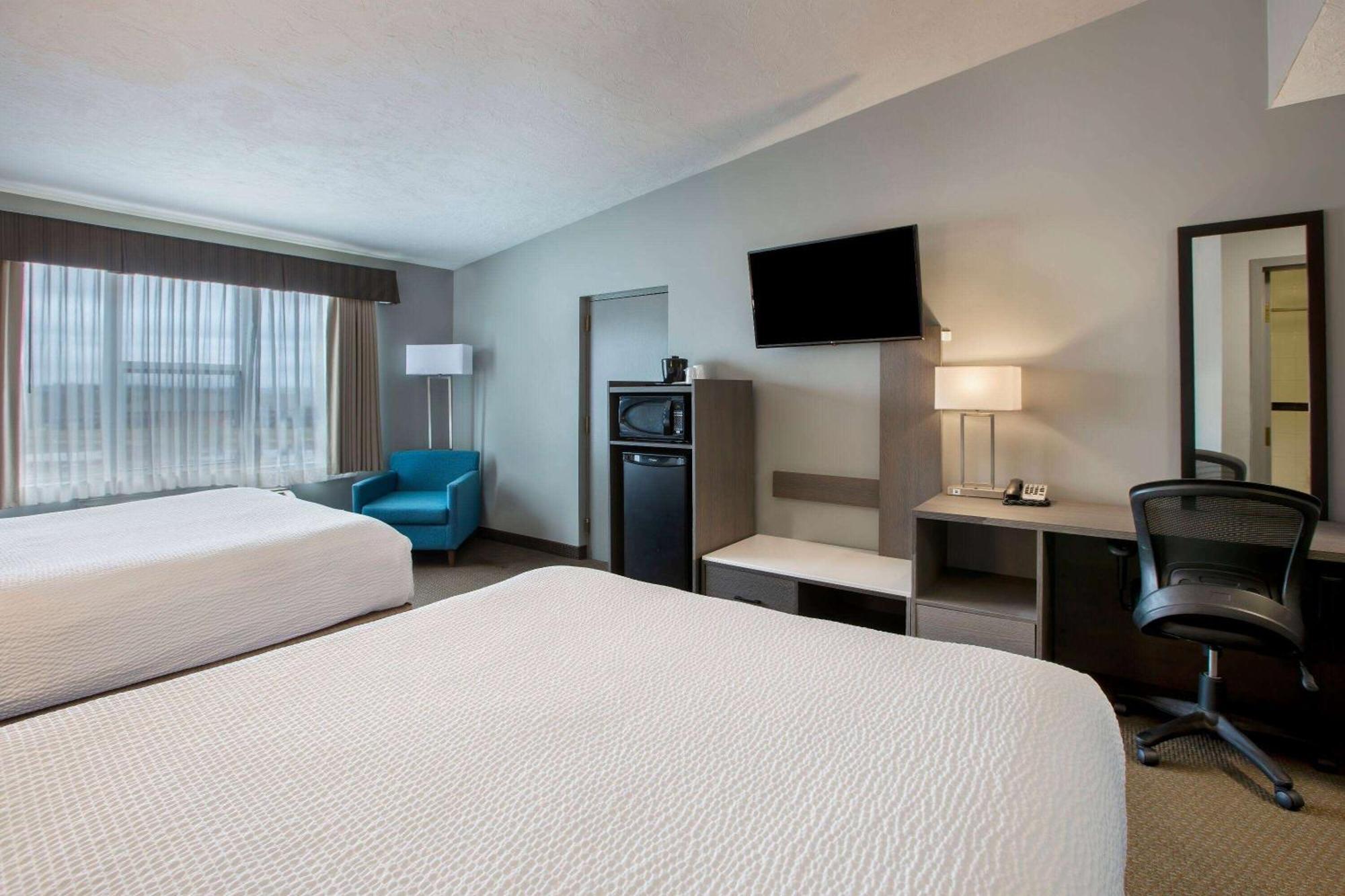 Days Inn & Suites By Wyndham Moncton Exterior foto