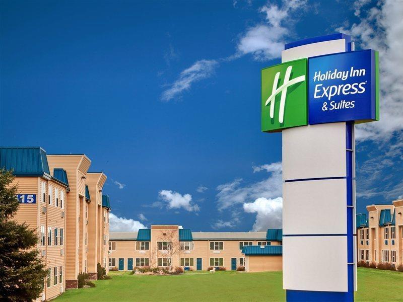 Days Inn & Suites By Wyndham Moncton Exterior foto
