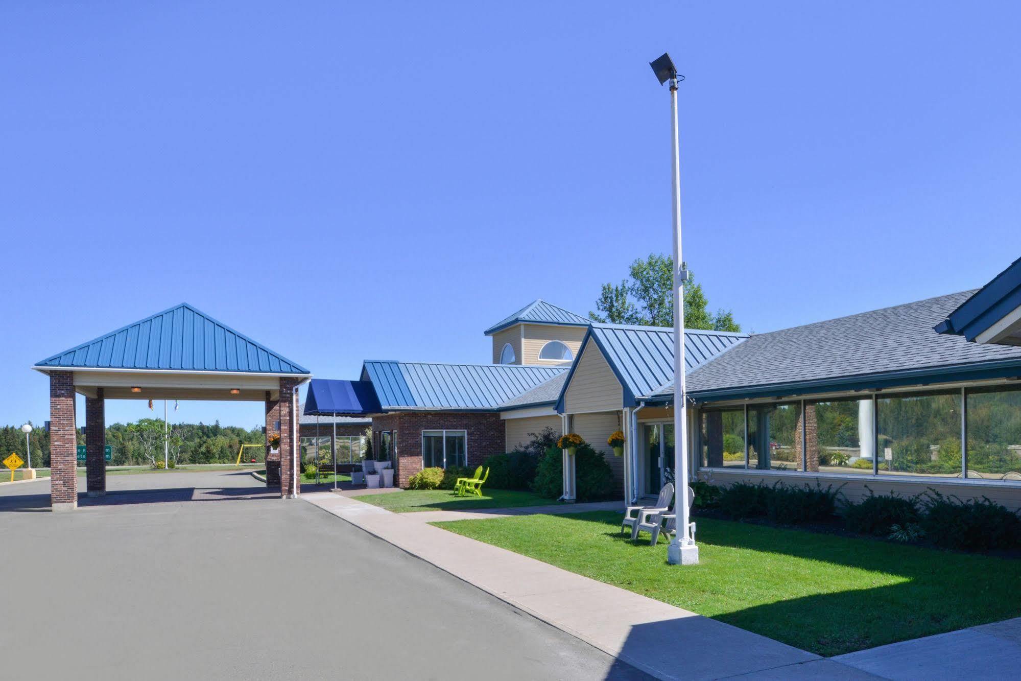 Days Inn & Suites By Wyndham Moncton Exterior foto